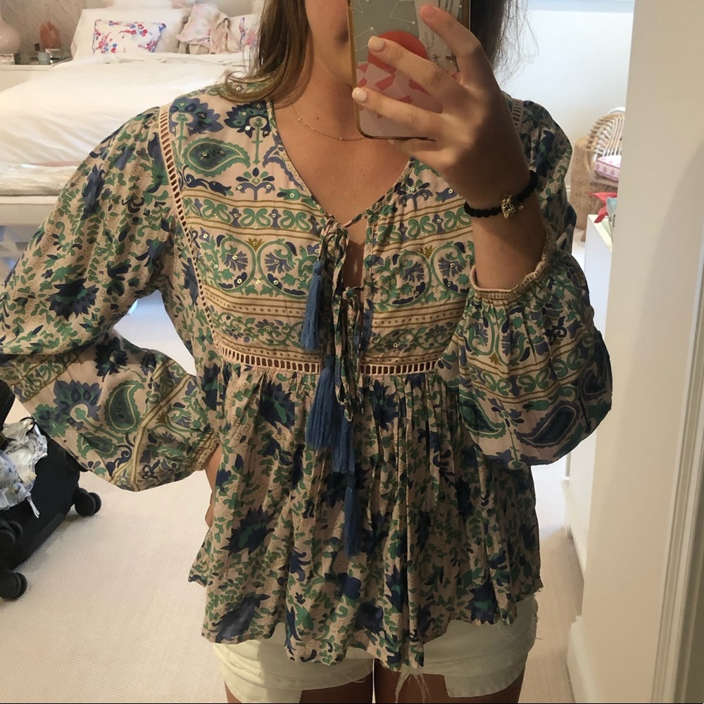 Adorable printed blouse